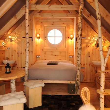 Cabane Lodge Domaine Du Lac Chambon Murol Eksteriør billede
